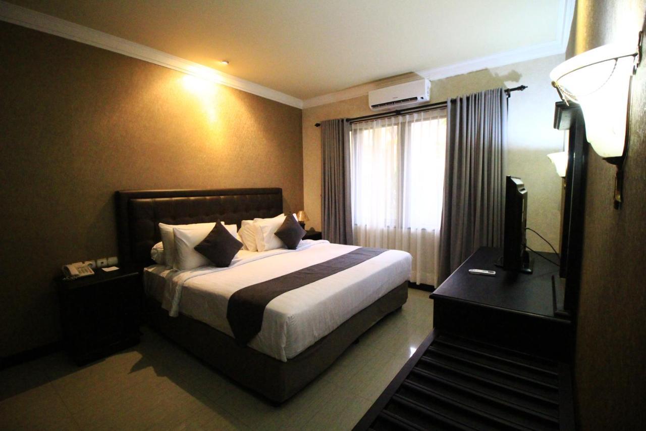 Lotus Garden Hotel Kediri  Esterno foto