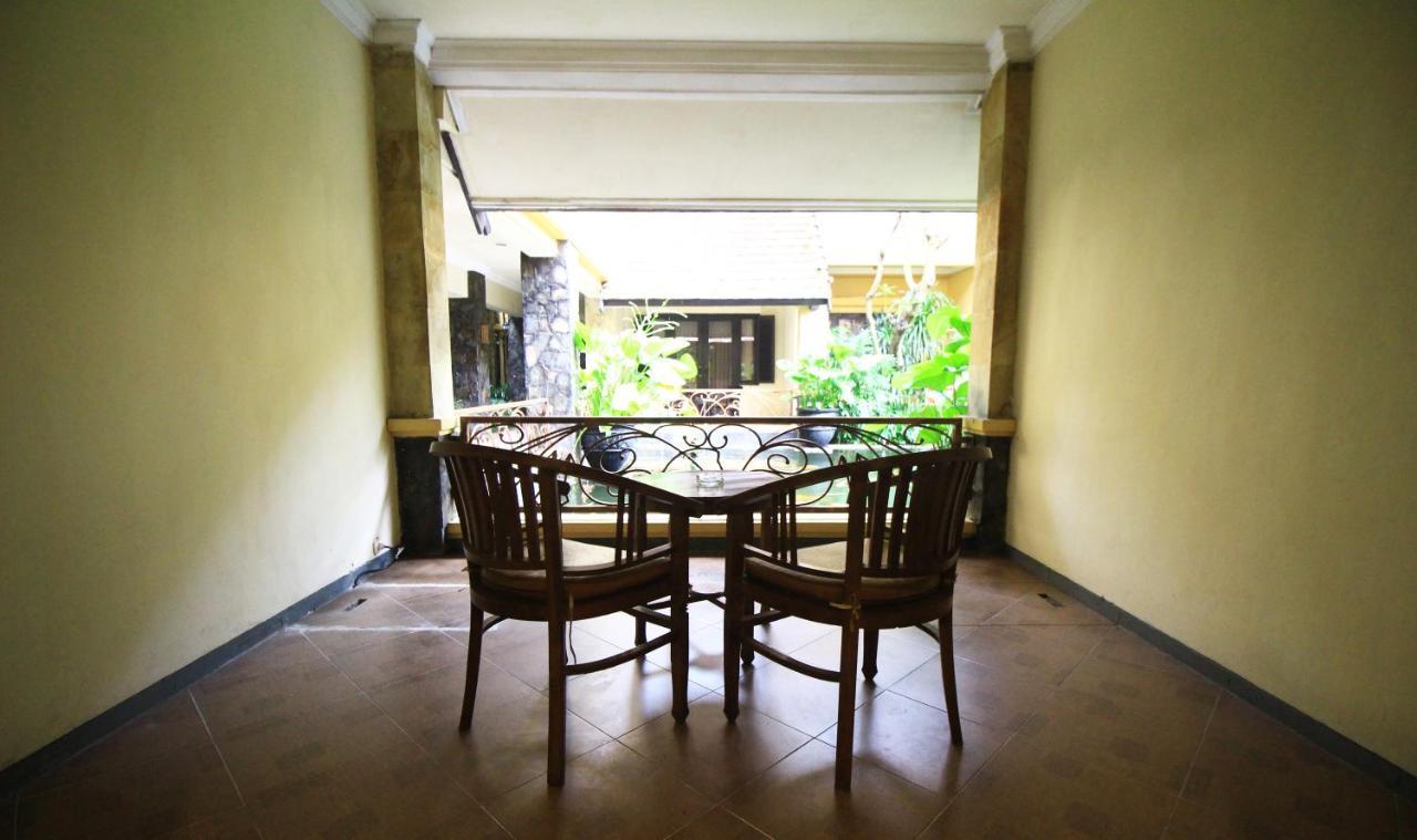 Lotus Garden Hotel Kediri  Esterno foto